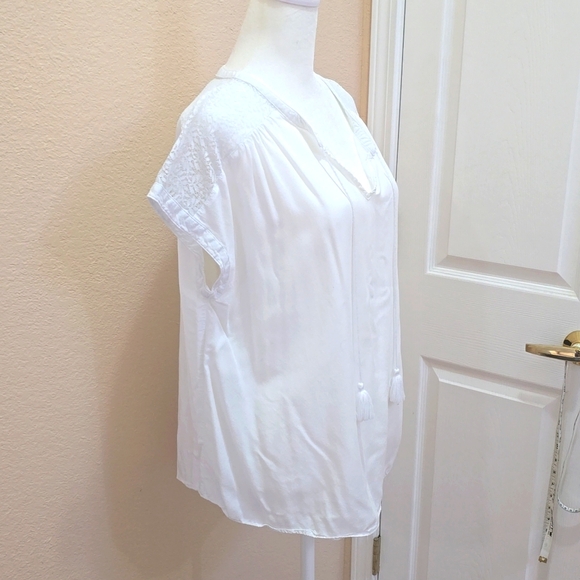 White Lace Shoulder Blouse !!Buy 3 for $15!! - Picture 2 of 9